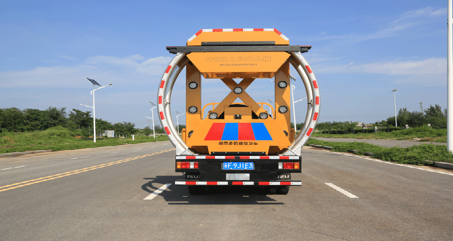 防撞缓冲车3.png